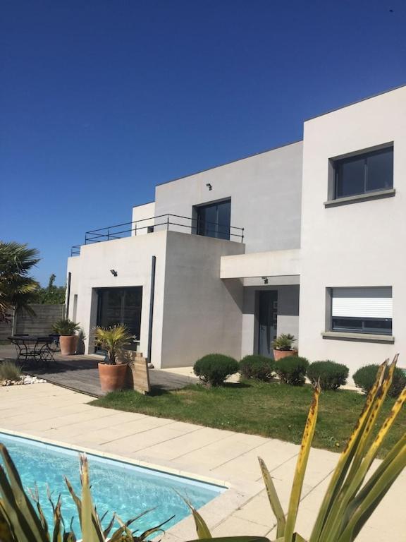 Maison Moderne Avec Piscine Chauffee Dans La Baie Du Mont St Michel 200M2 Yquelon ภายนอก รูปภาพ